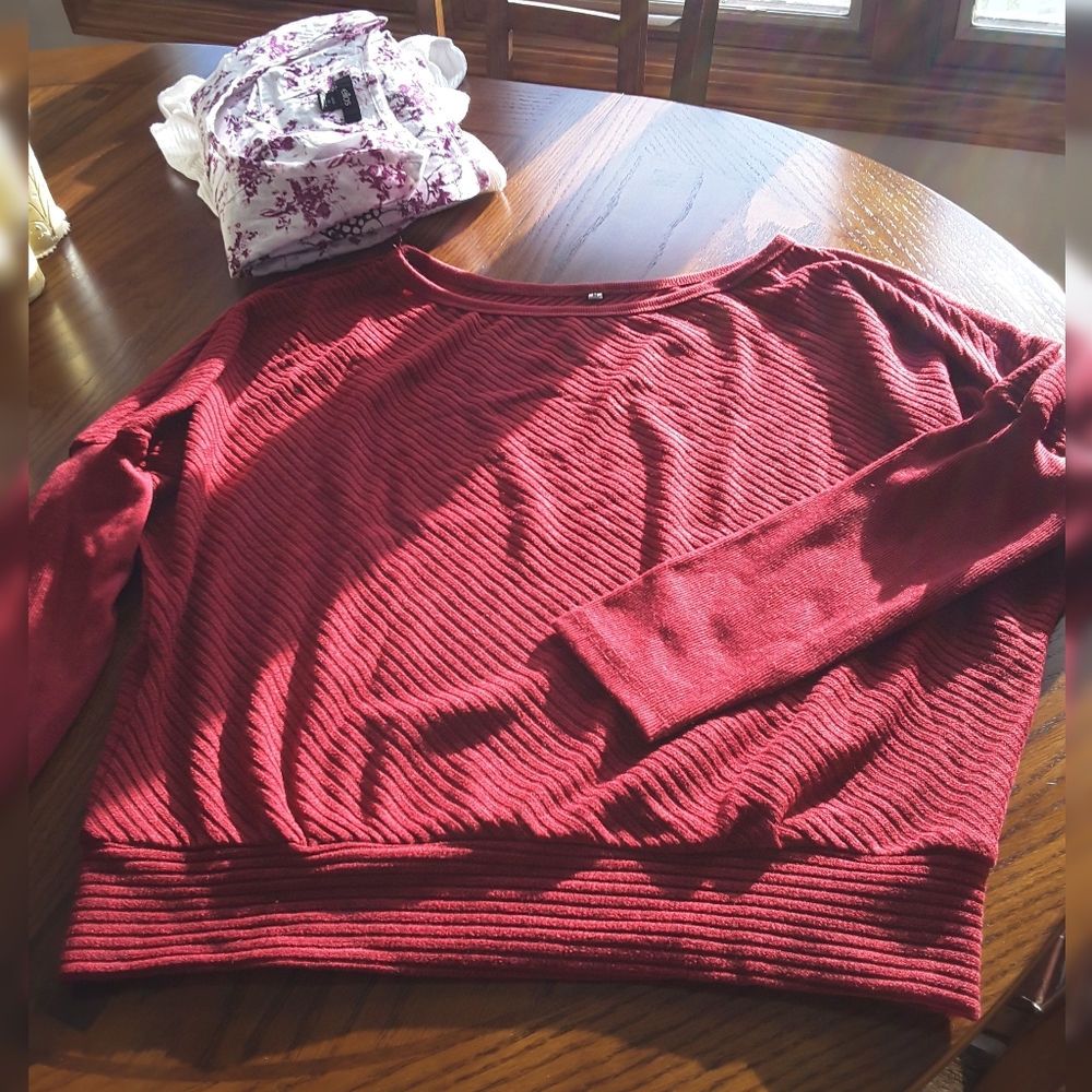 TOP Bundle + 25 PURCHASE Top Red NWOT ⏬Size 7 JR